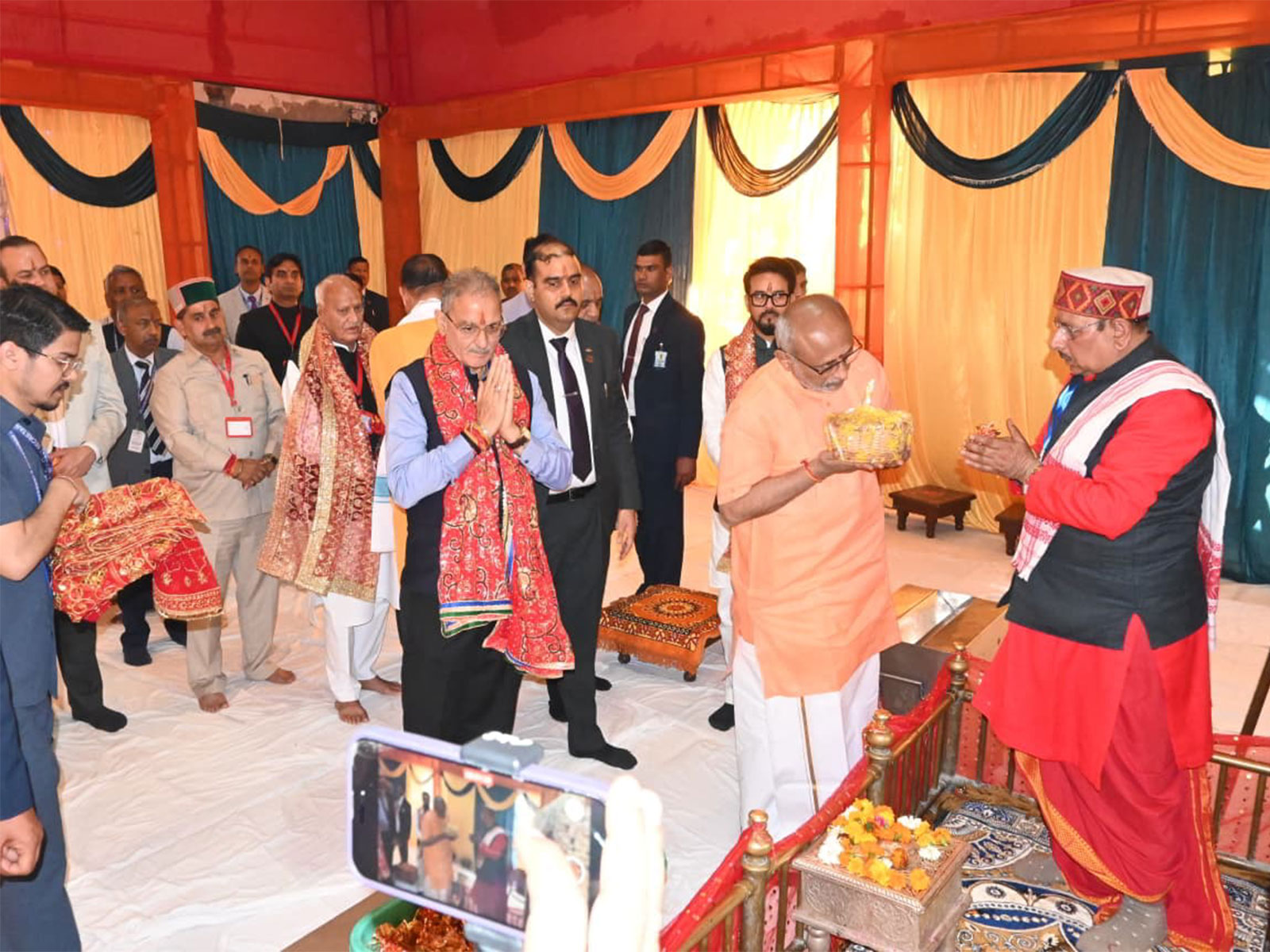 Vice President CP Radhakrishnan pay obeisance at Mata Chamunda Temple (Photo/Release)