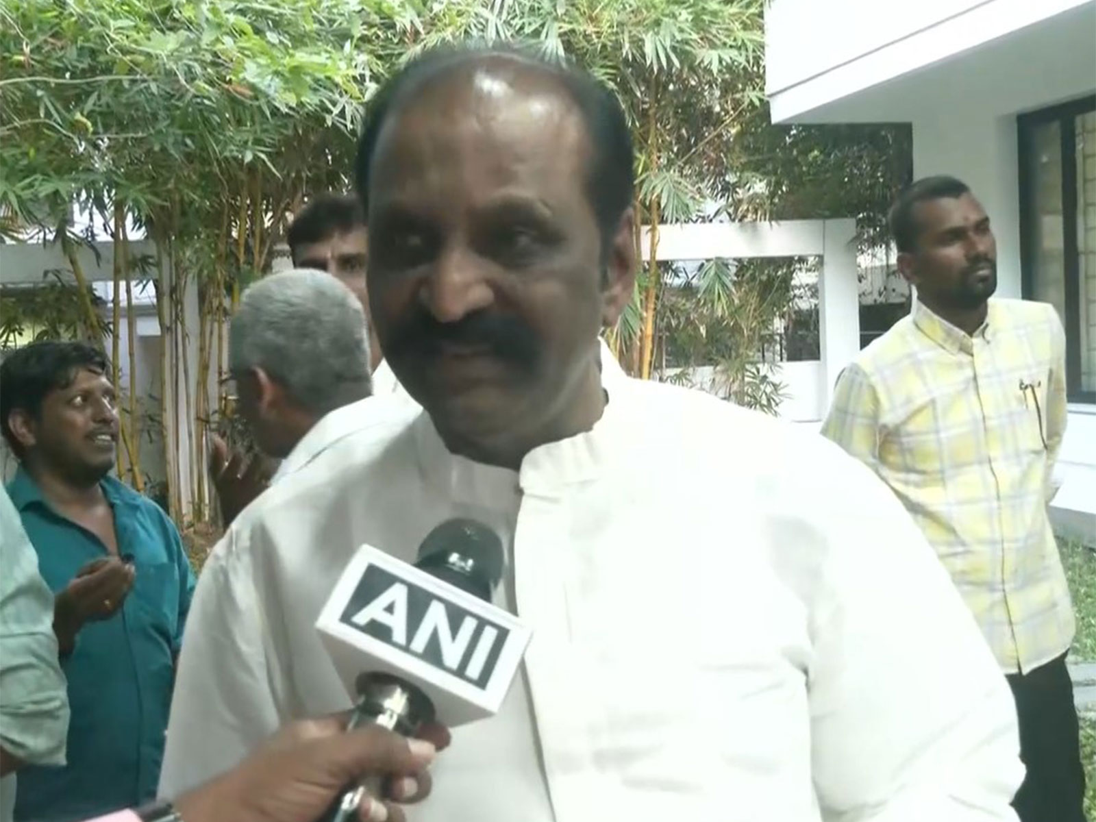 Tamil Poet and Lyricist R Vairamuthu (Photo/ANI)