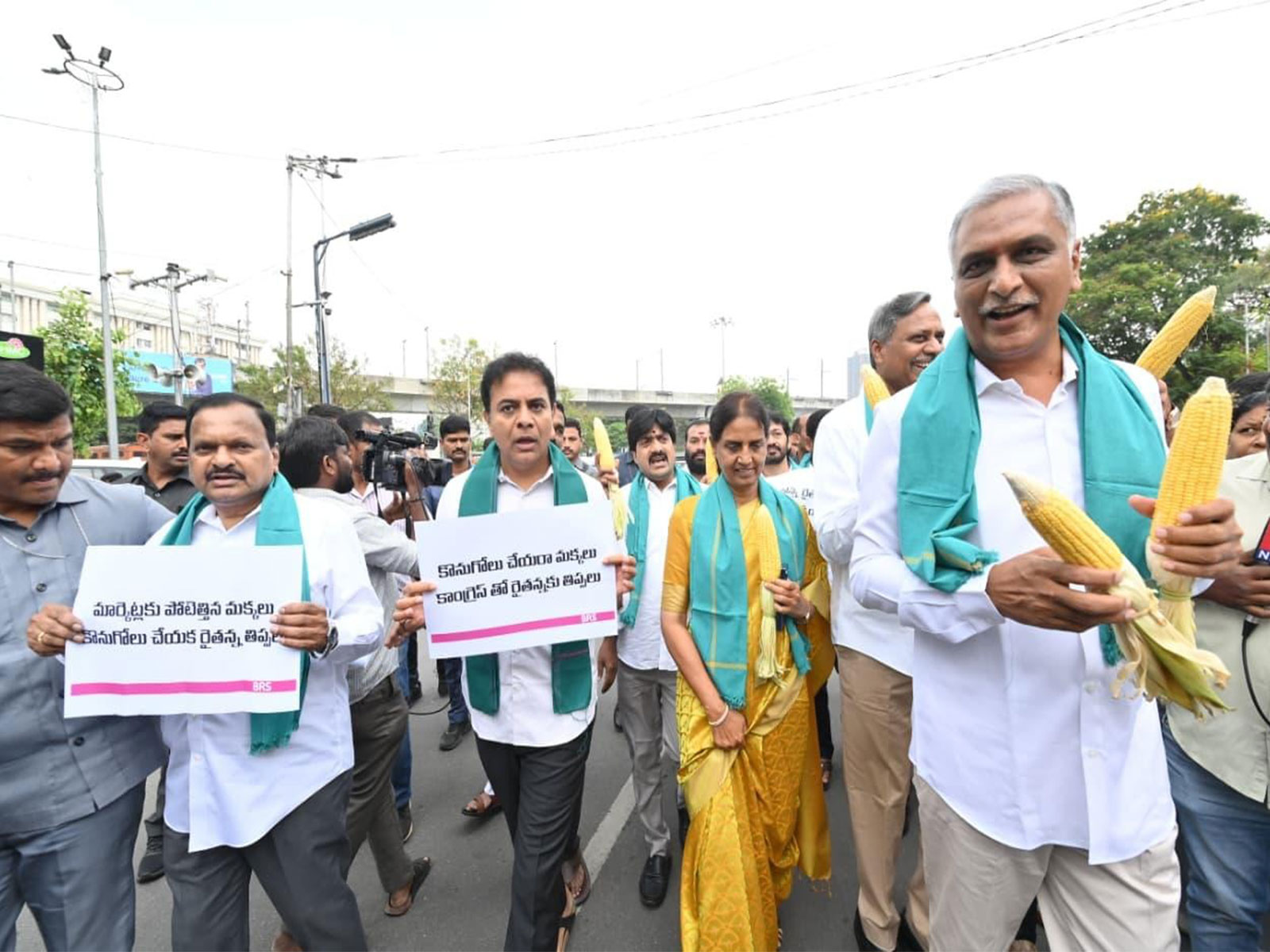 BRS leaders including working president KT Rama Rao protest for maize farmers (Photo/BRS)