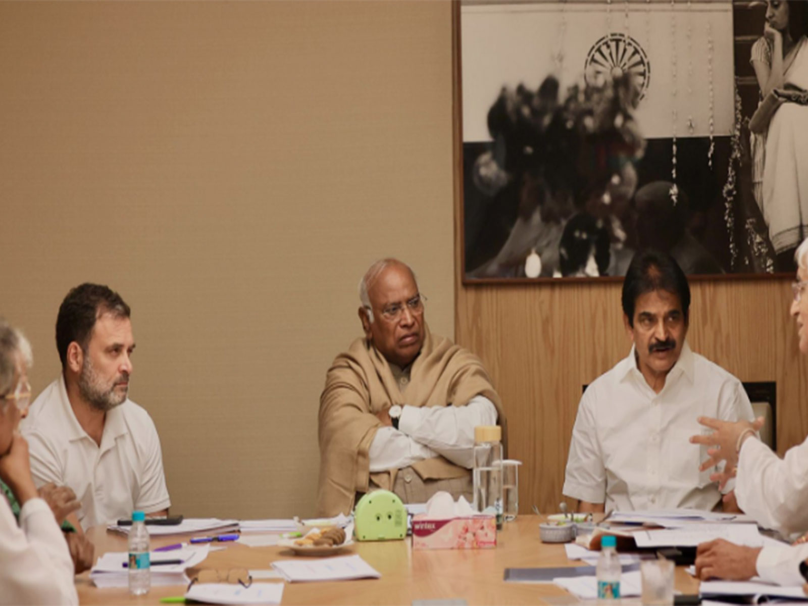 Congress leader Rahul Gandhi meets CEC for Puducherry (Photo/@INCIndia)
