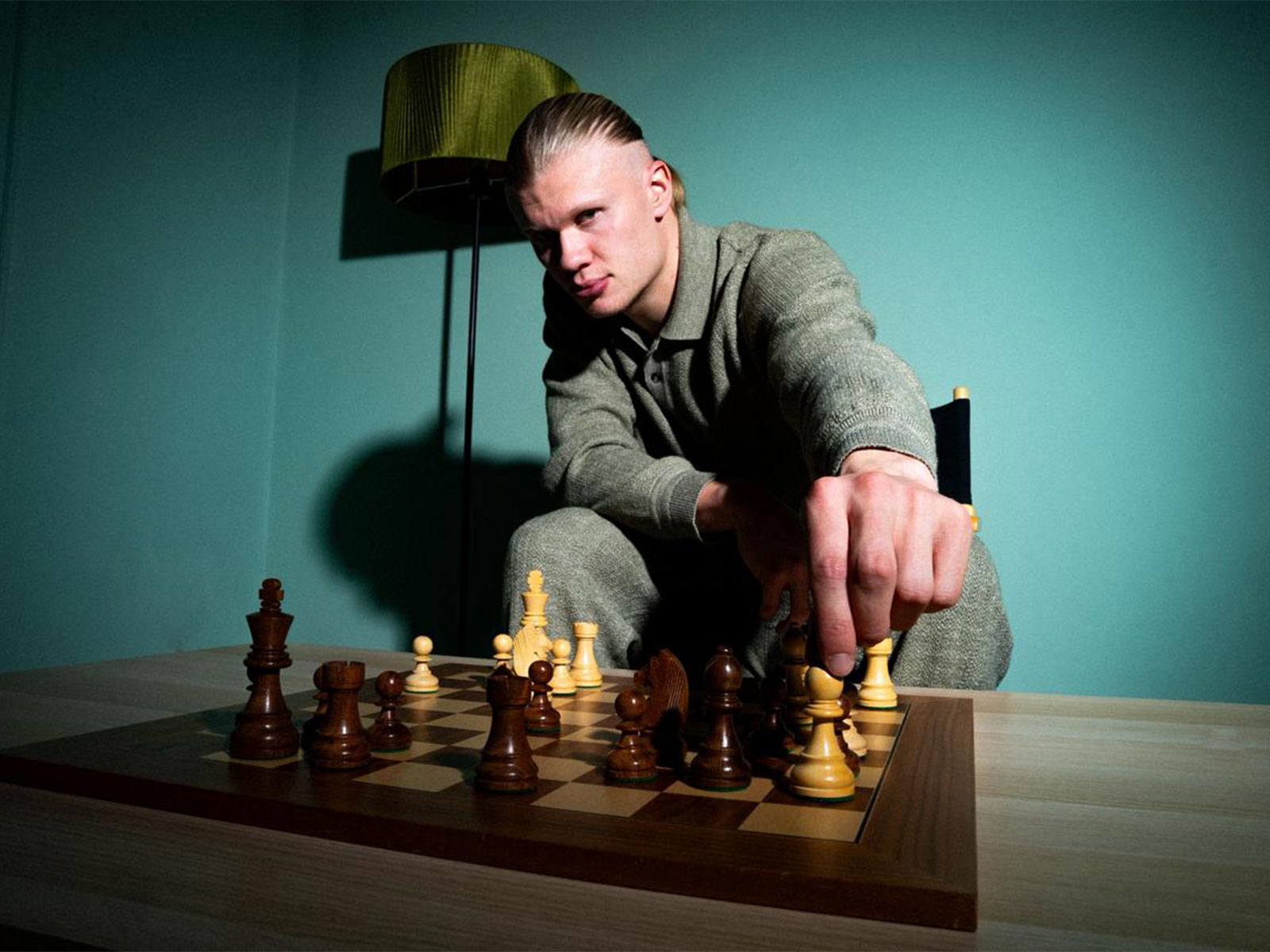 Footballer Erling Haaland trying his hand at chess (Image: Norway Chess)