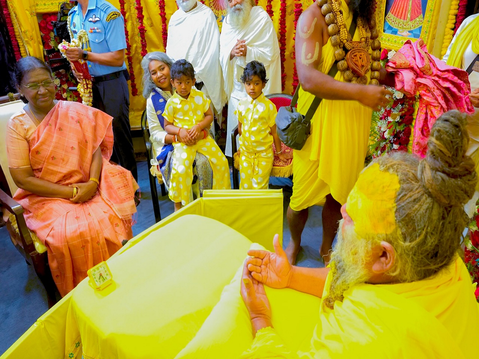 President Murmu meets Premanand Maharaj (Photo/ Radha Keli Kunj )