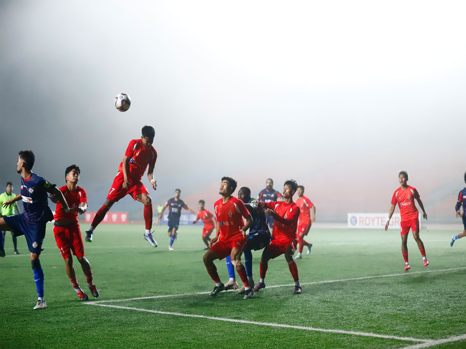 Diamond Harbour and Aizwal FC players in action (Photo: AIFF Media)