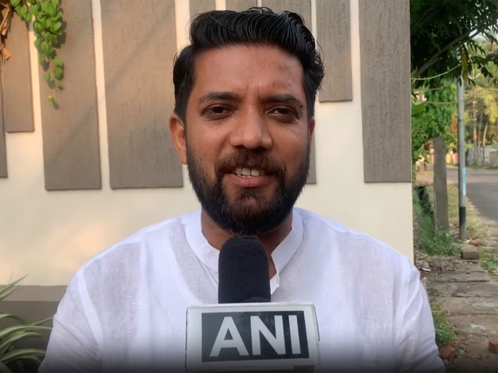 Congress MP Shafi Parambil (Photo/ANI)