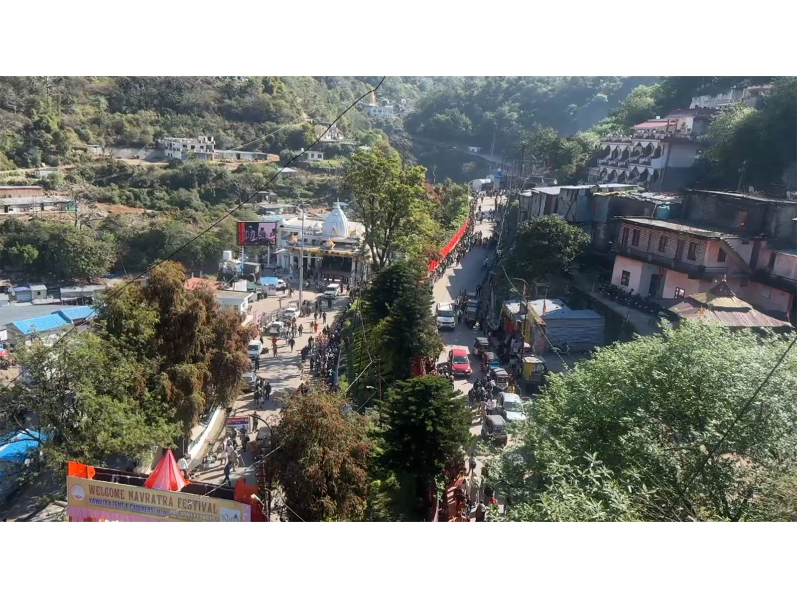 Over 30,000 devotees proceed to Vaishno Devi shrine on occasion of Navratri (Photo/ANI)