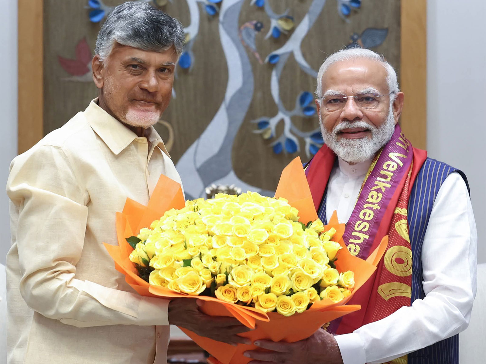 Andhra Pradesh Chief Minister Chandrababu Naidu with Prime Minister Narendra Modi (Photo/@ncbn)