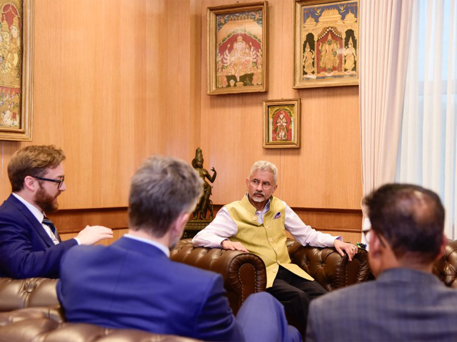EAM Jaishankar with Dignitories (Photo/@DrSJaishankar)