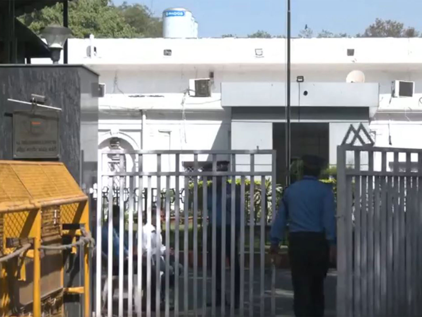 Visuals from the Congress office at 24 Akbar Road in Delhi (Photo/ANI)