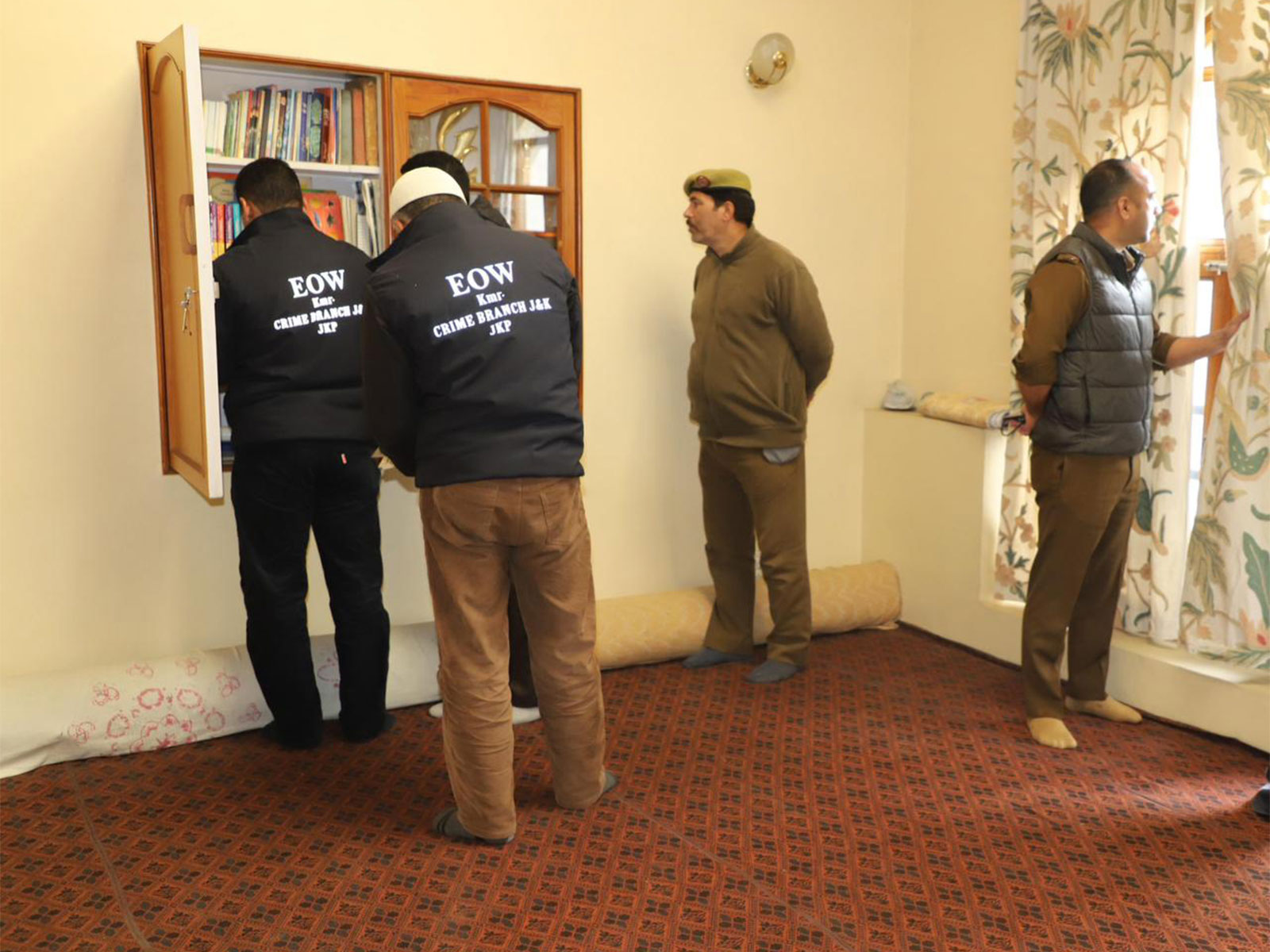 EOW Kashmir conducts house searches  at three locations in Srinagar and Budgam (Photo/EOWKashmir)