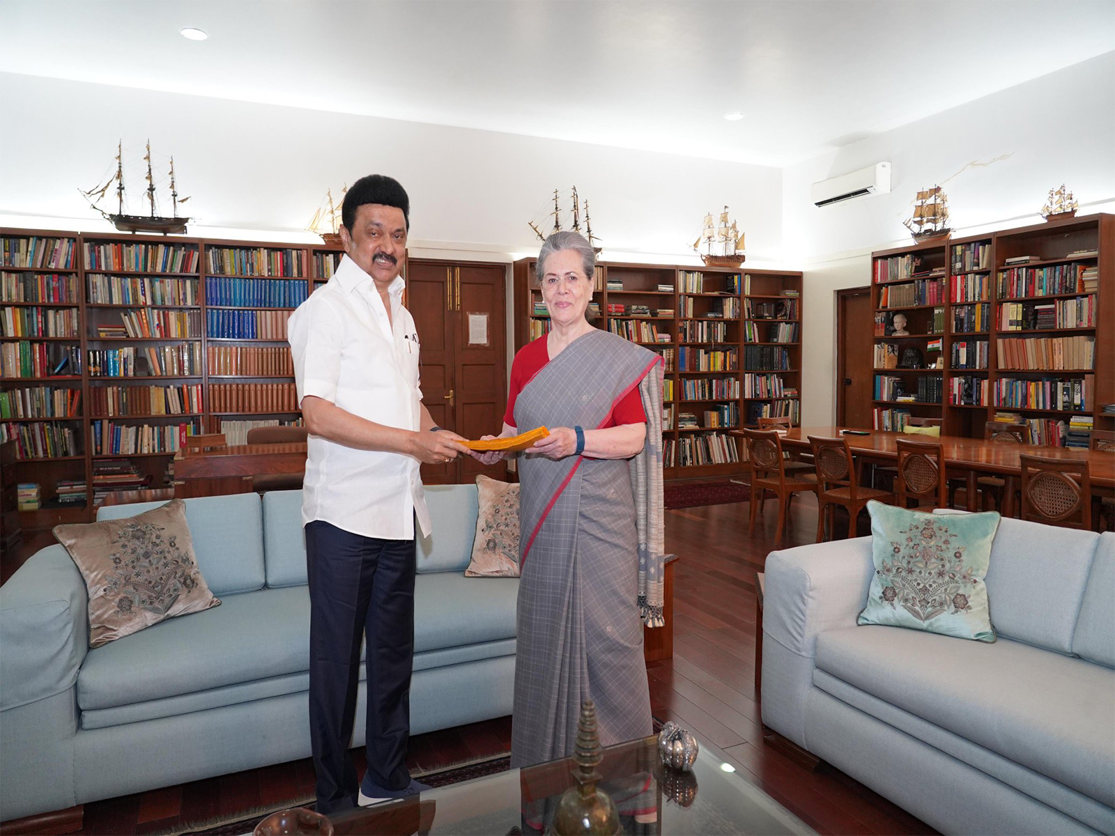 Tamil Nadu CM MK Stalin sends best wishes to Sonia Gandhi for a speedy recovery (File Photo/@mksalin)