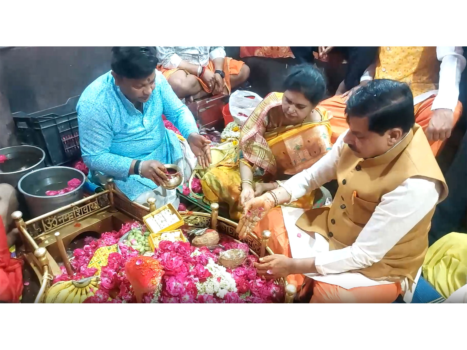 MP CM Mohan Yadav is performing worship rituals along with his wife (Photo/ANI)