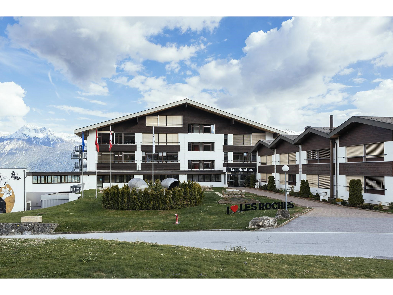 Les Roches Global Hospitality Education Ranked No. 2 Globally in QS 2026, Recognised as a Trusted Global Talent Hub for the Hospitality Sector