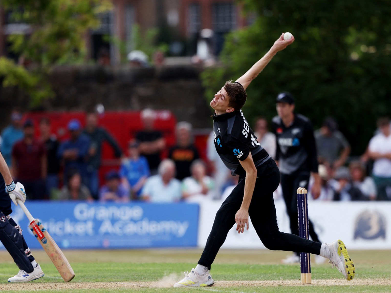 Ben Sears bowling. (Photo/Reuters) 