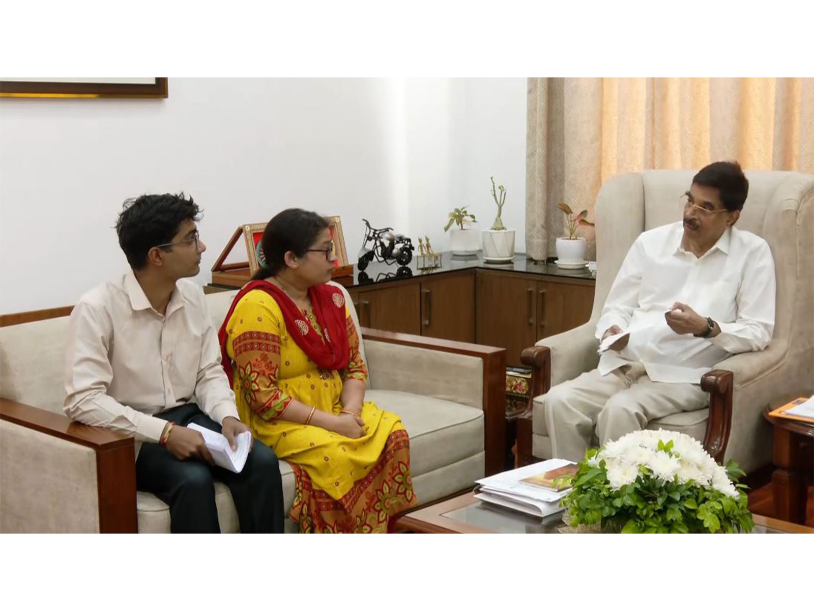 Rasmita Sahoo Mohapatra, mother of missing Merchant Navy cadet Sarthak Mohapatra, meets Odisha Governor Hari Babu Kambhampati (Photo/ANI)