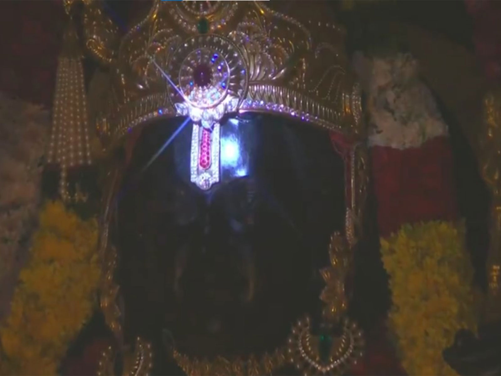 Ram Janmabhoomi Temple in Ayodhya witnessed the 'Surya Tilak' illuminating the forehead of Ram Lalla (Photo/DD News) 