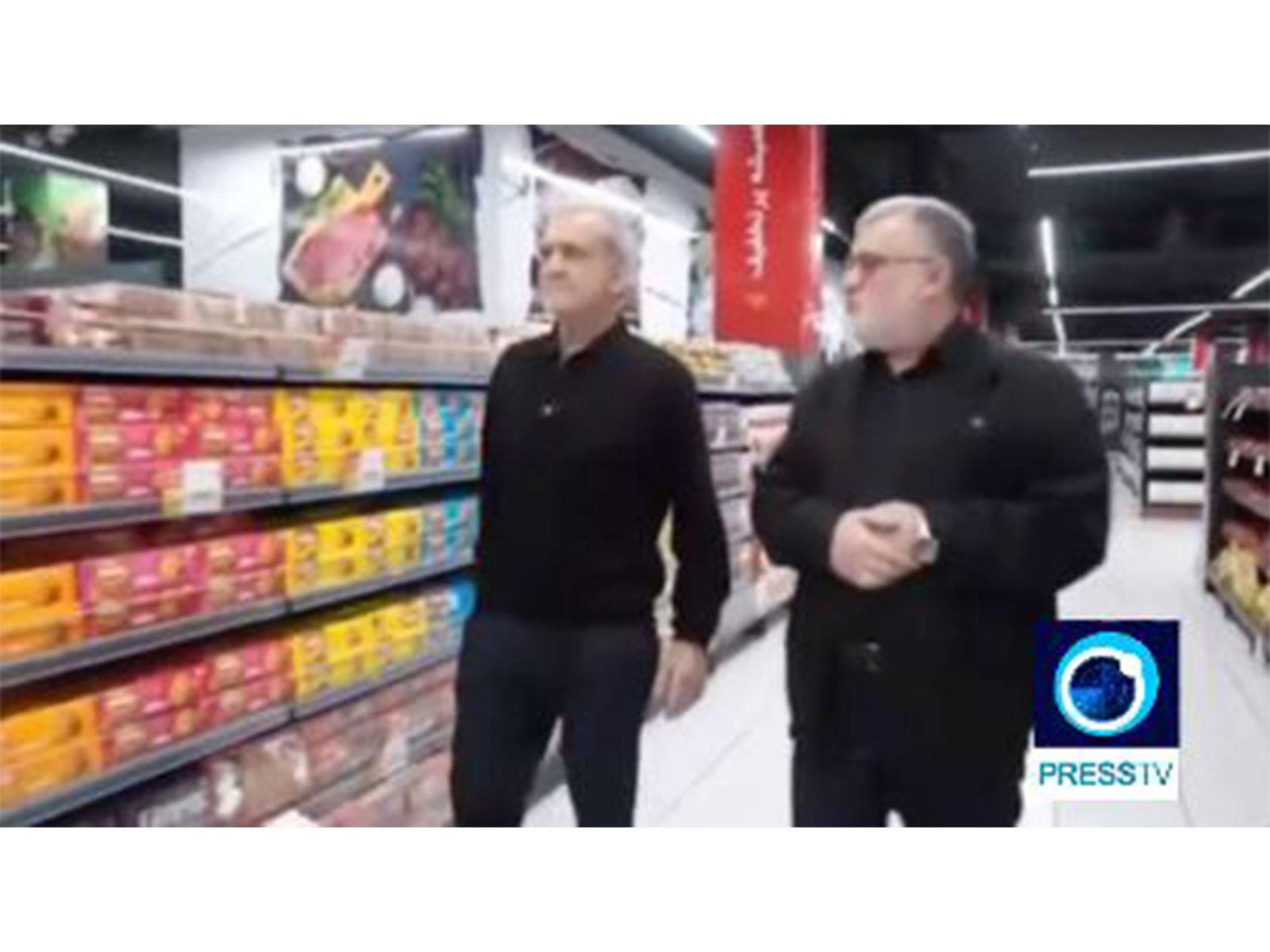 Iranian President walking around in a grocery store. (Photo/IranianStateMedia)