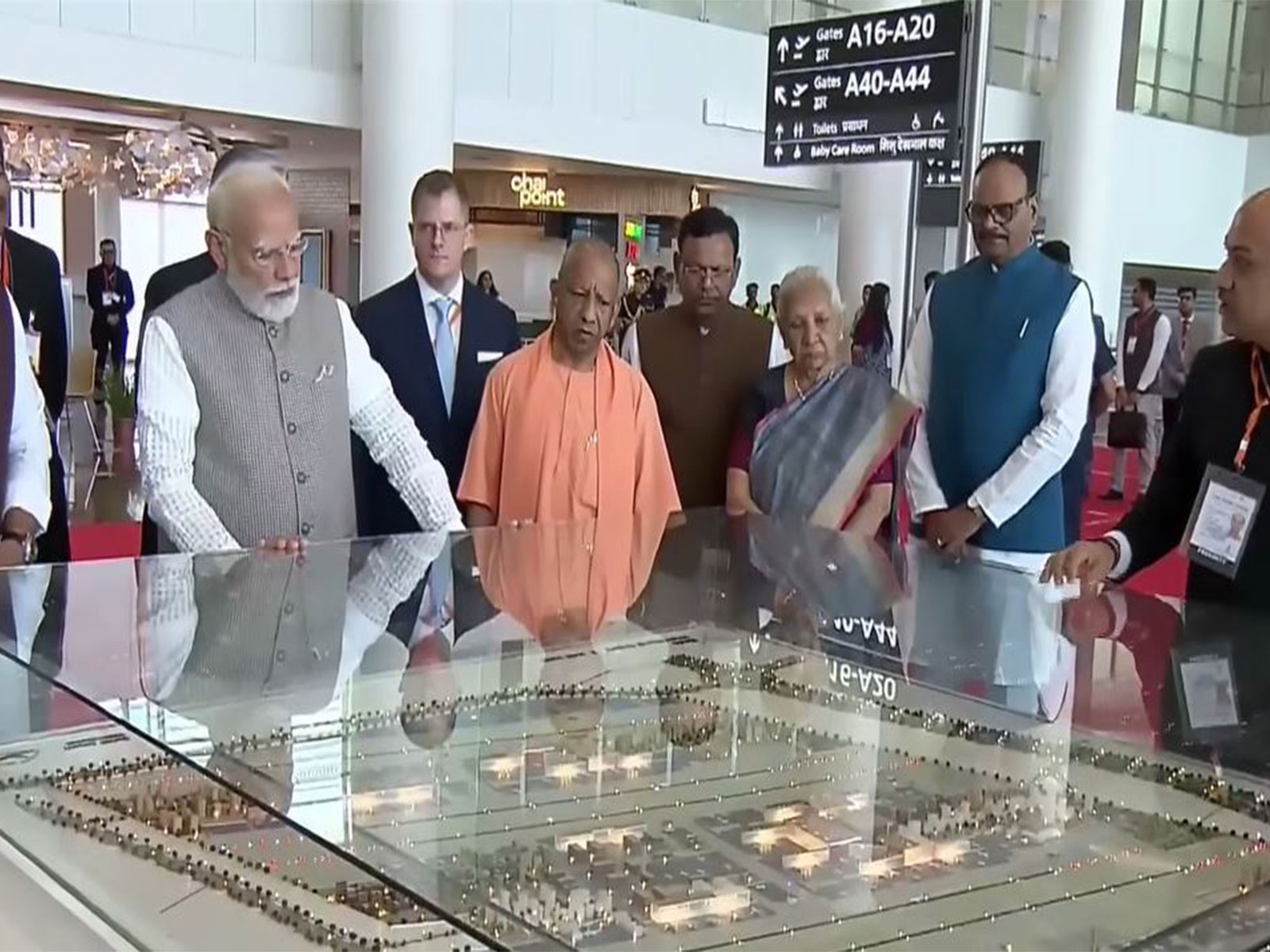 Prime Minister Narendra Modi with UP CM Yogi Adityanath at Noida Internation Airport (Photo/DD)