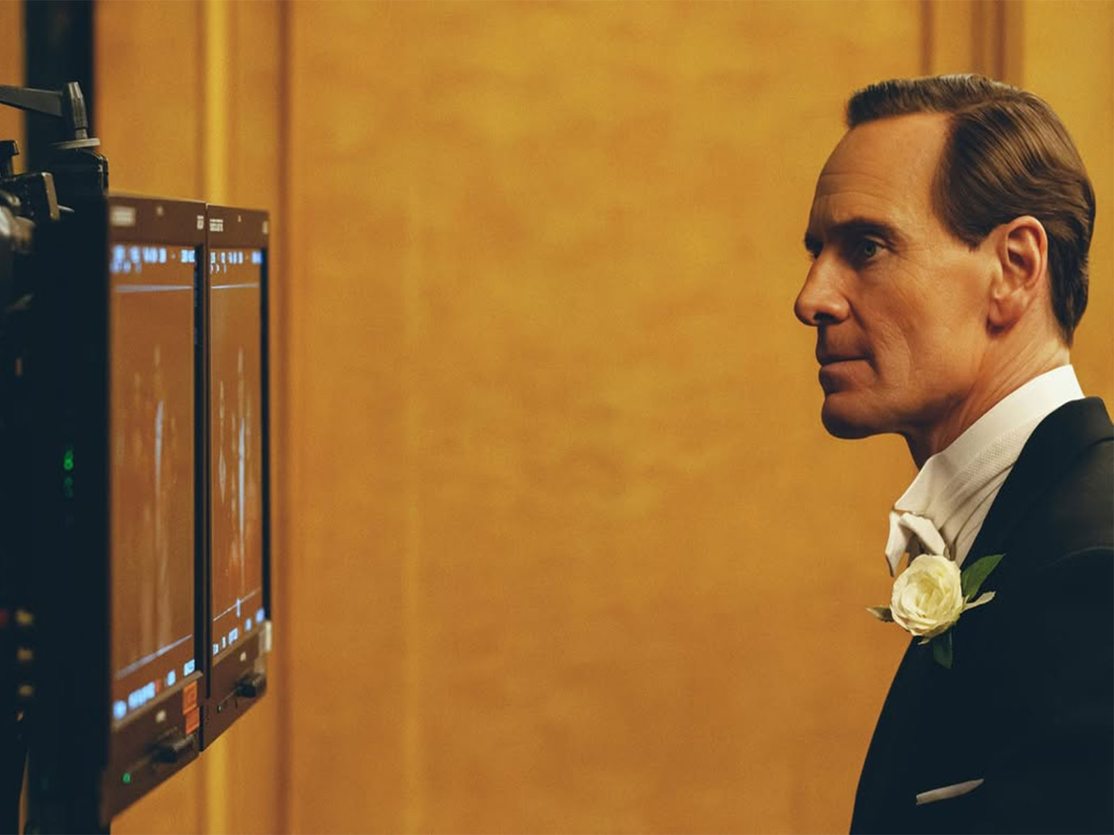 Michael Fassbender in Kennedy (Photo/Instagram@Netflix)