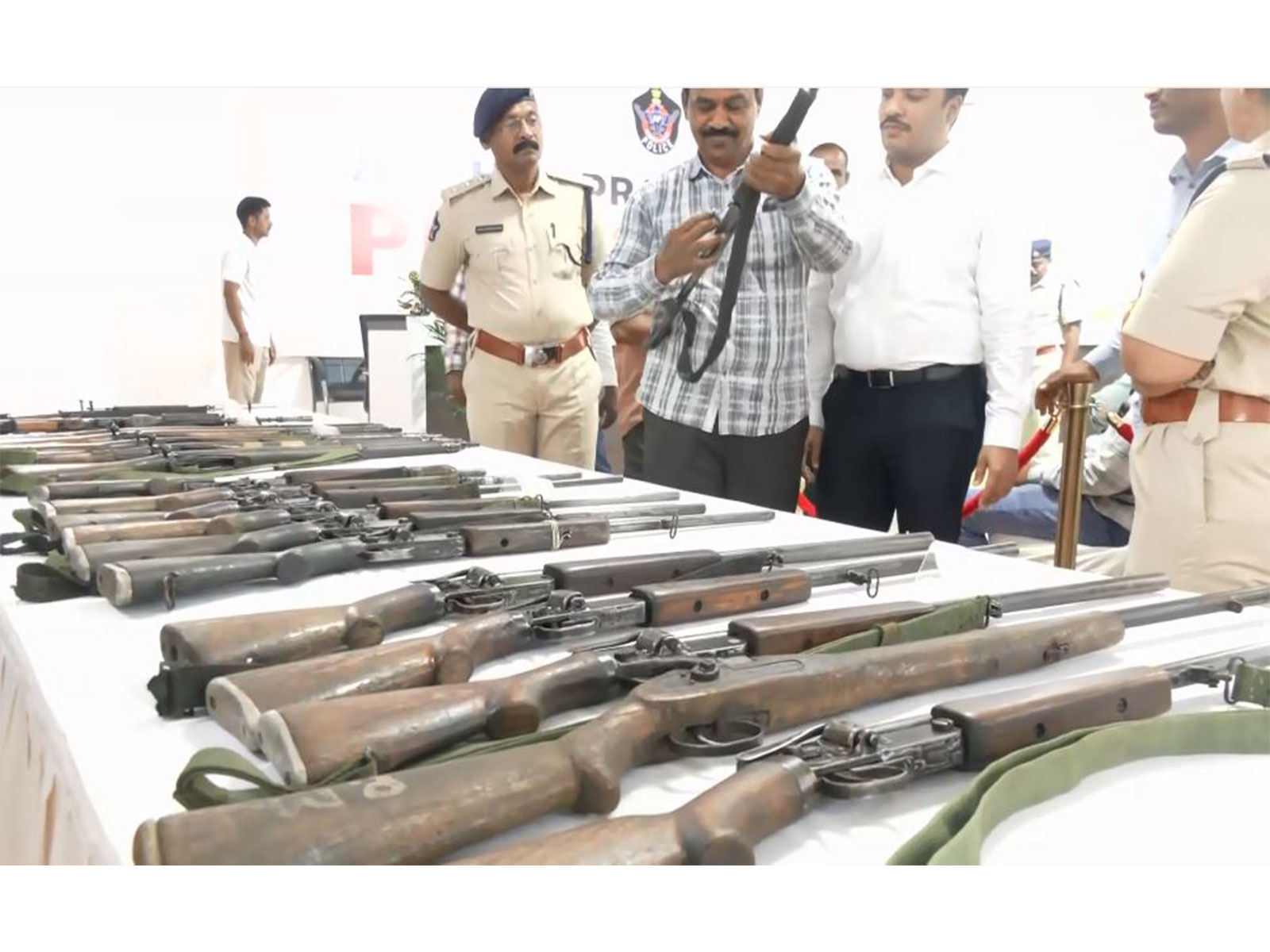 Senior Maoist leader surrenders before AP DGP along with 8 cadres (Photo/ANI)