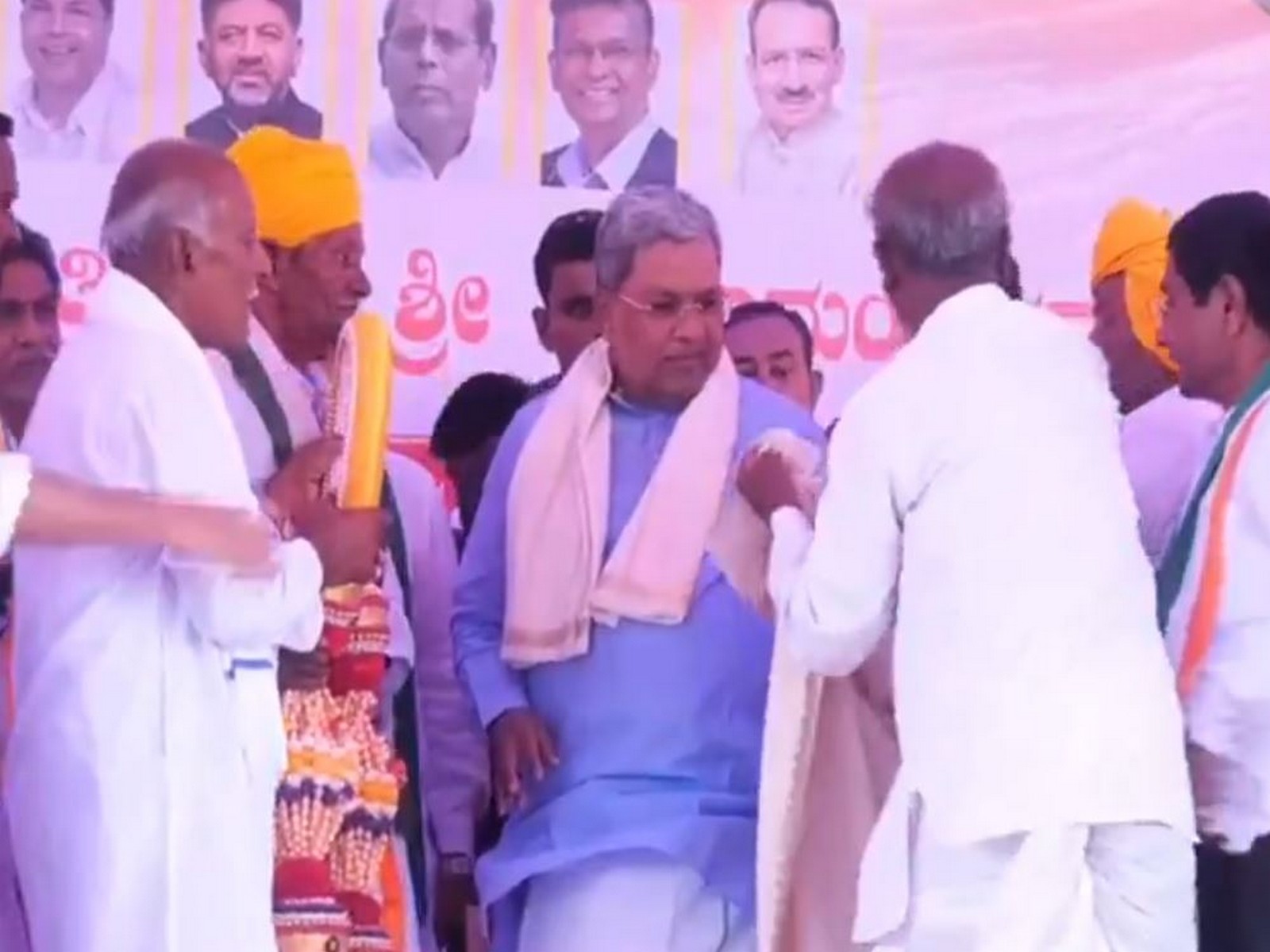 Karnataka CM Siddaramaiah campaigns for Congress candidate Umesh Meti (Photo/ANI) 