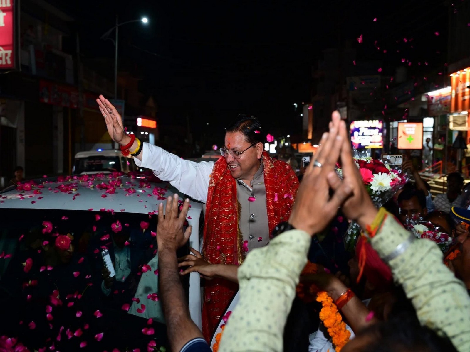 CM Dhami gets  grand welcome from supporters in Khatima (Photo/X/@pushkardhami)