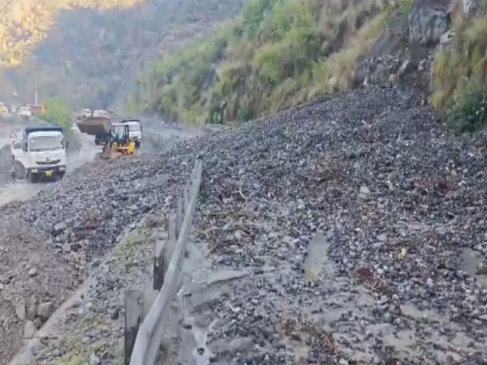 Visuals of Jammu-Srinagar National Highway (Photo/ANI) 