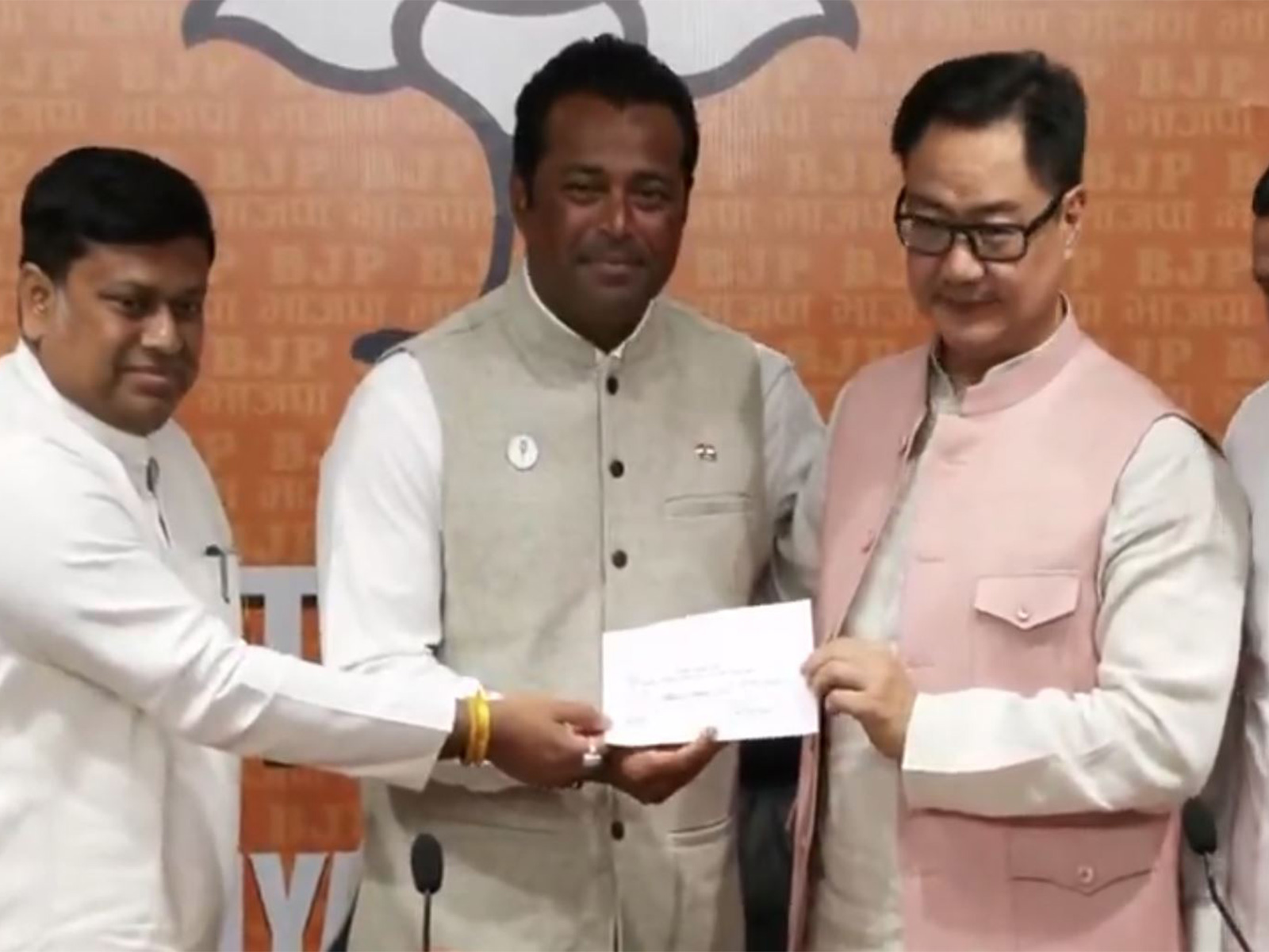 Olympic medalist Leander Paes joins BJP (Photo/ANI)
