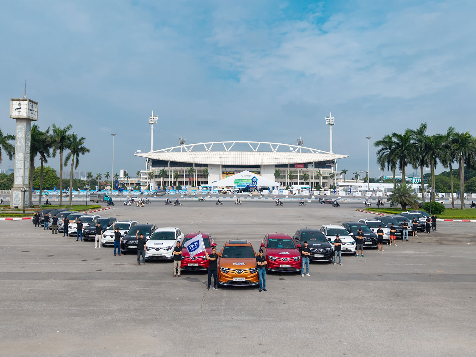 VinFast has created a stir in its home market after announcing that it completed 3,520 electric vehicle orders in a single day on March 28, marking a new record for daily order processing in Vietnam