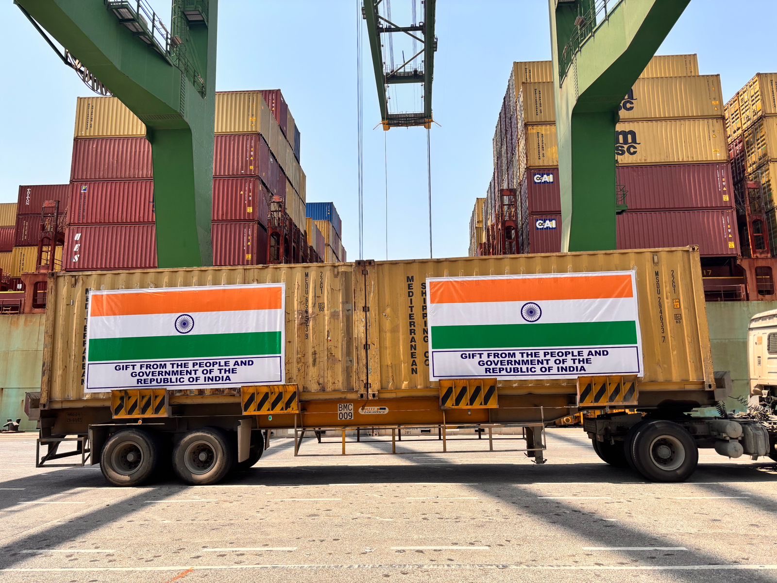 India sends consignment of 1000 metric tons of rice to Burkina Faso (Photo/X@MEAIndia)