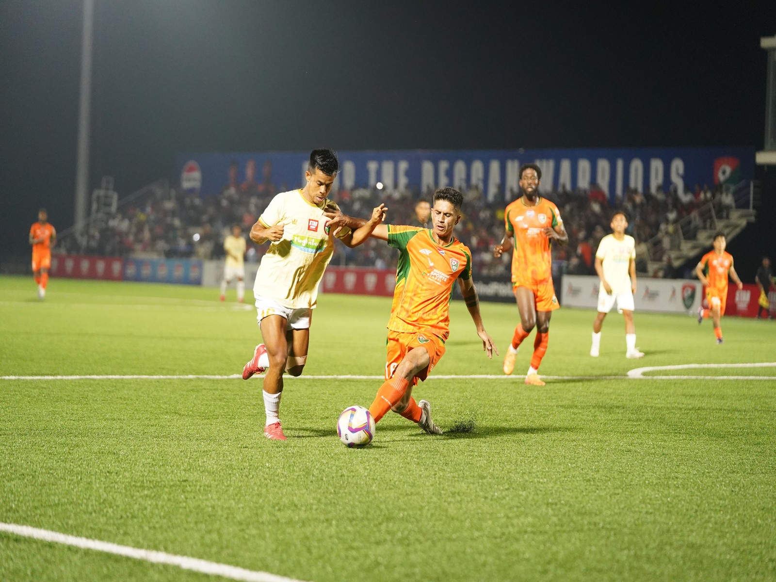 Sreenidi Deccan FC and Shillong Lajong FC players in action (Photo: IFL)