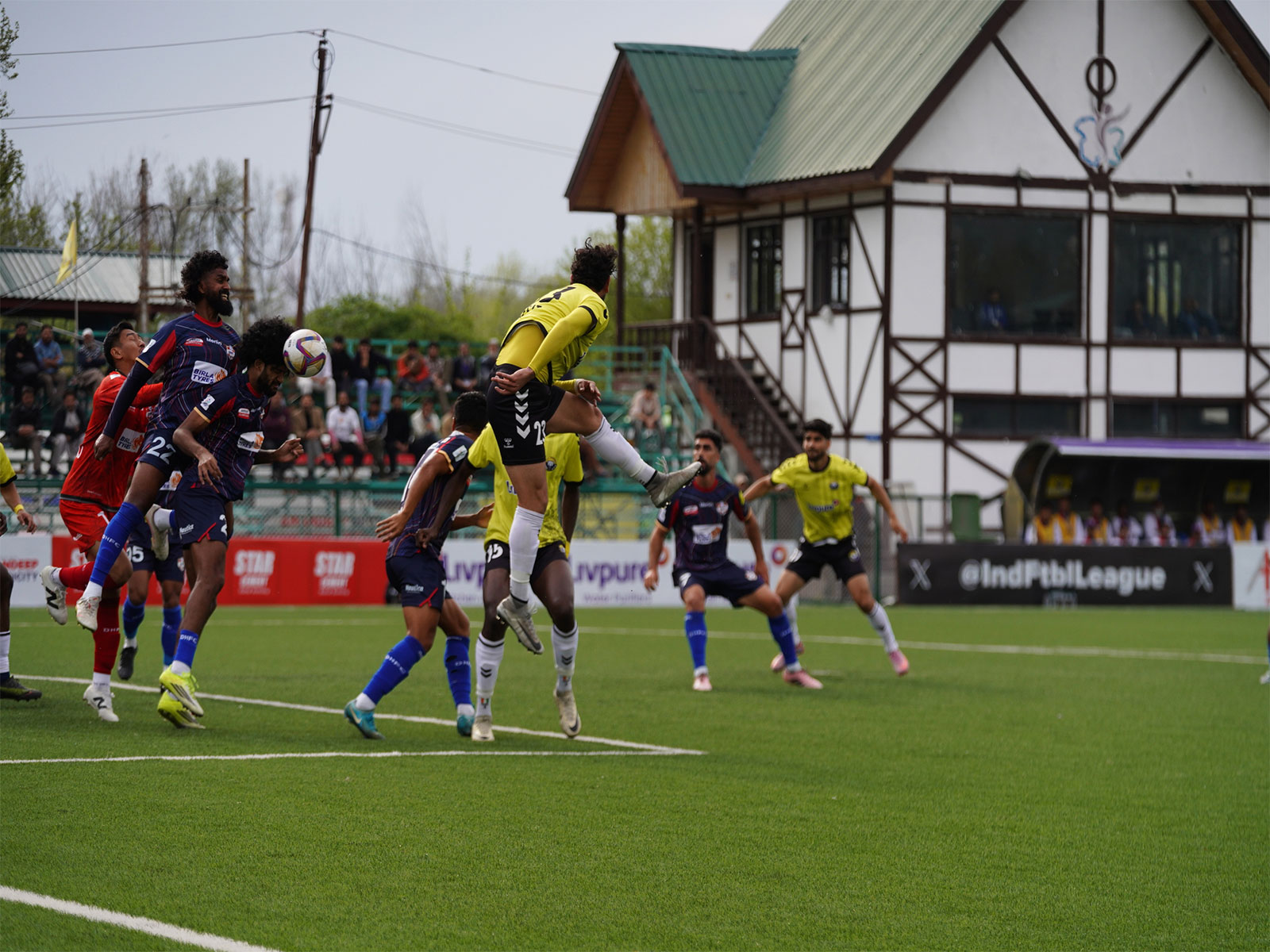 Real Kashmir and Diamond Harbour. (Photo: IFL)