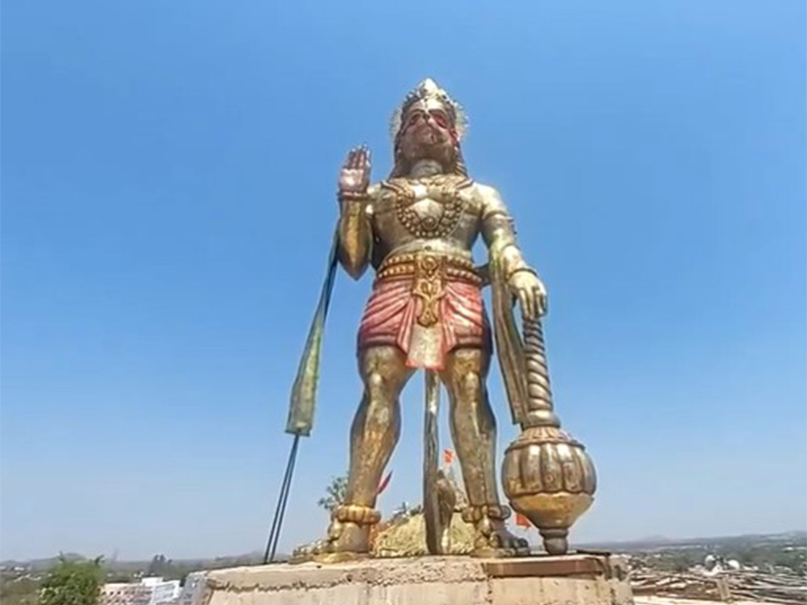 51-foot-tall statue of Mahabali Bajrangbali at the Janrai Toriya Temple in Chhatarpur (Photo/ANI)