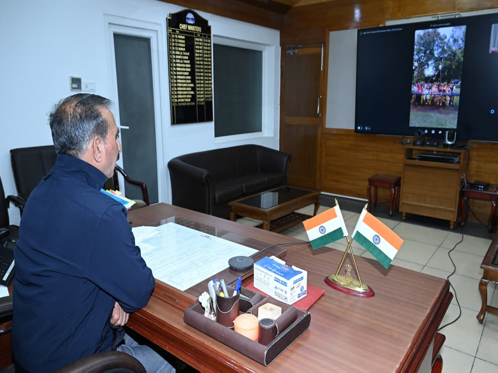 Himachal CM interacts with 'Children of the State' on exposure visit to Daman (Photo/Himachal CMO)