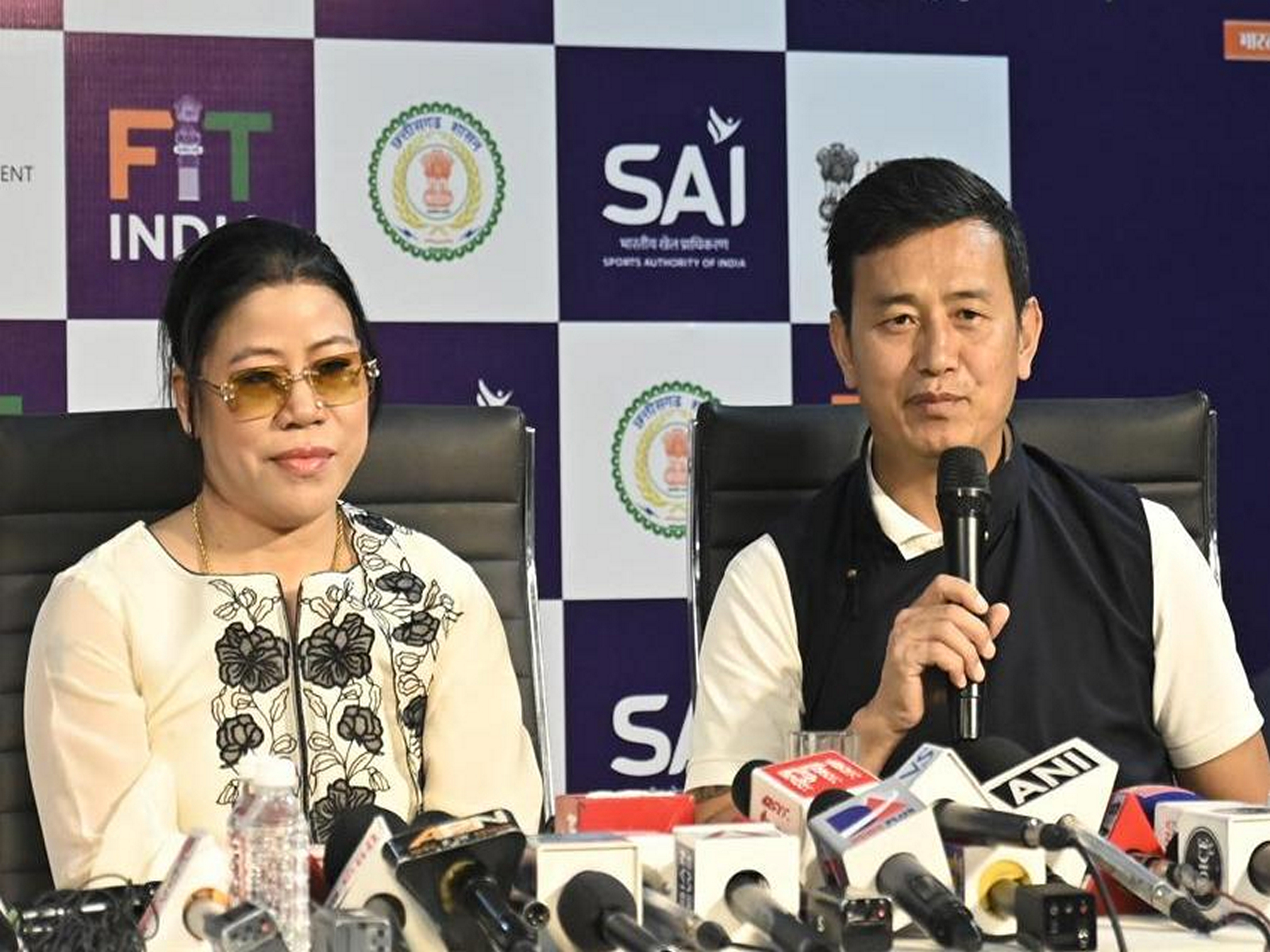 Mary Kom (L) and Bhaichung Bhutia. (Photo/KITG)