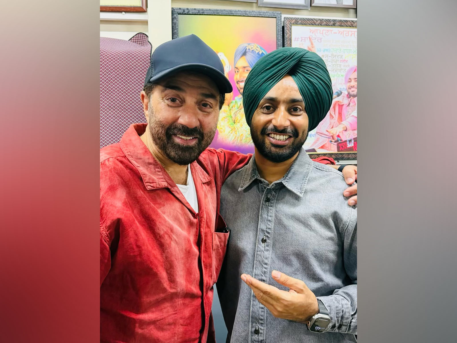 Sunny Deol and Satinder Sartaaj (Photo/instagram/@iamsunnydeol)
