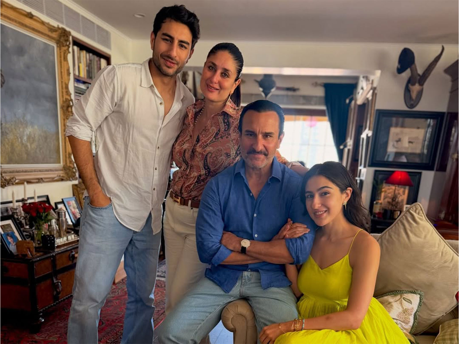 Sara Ali Khan with Ibrahim Bebo and Saif (Photo/instagram/@@saraalikhan95)