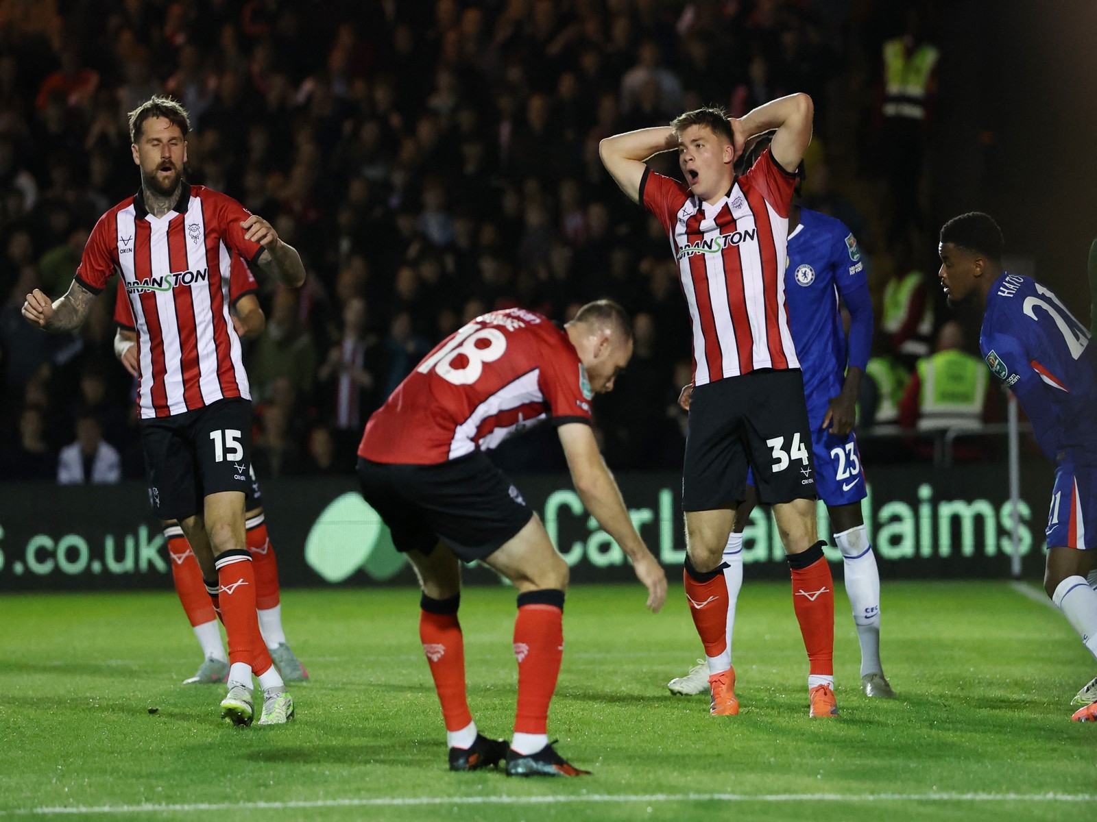 Lincoln City players. (Photo/Reuters)