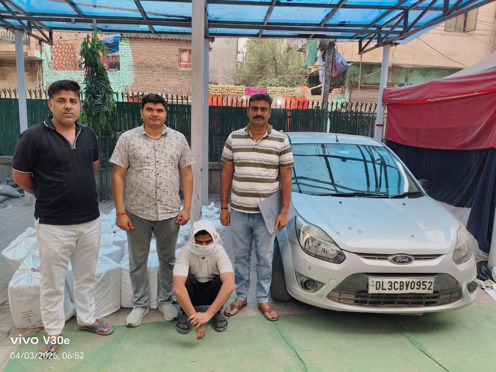 Delhi Police bust interstate illicit liquor racket in Dwarka (Photo/Delhi Police) 