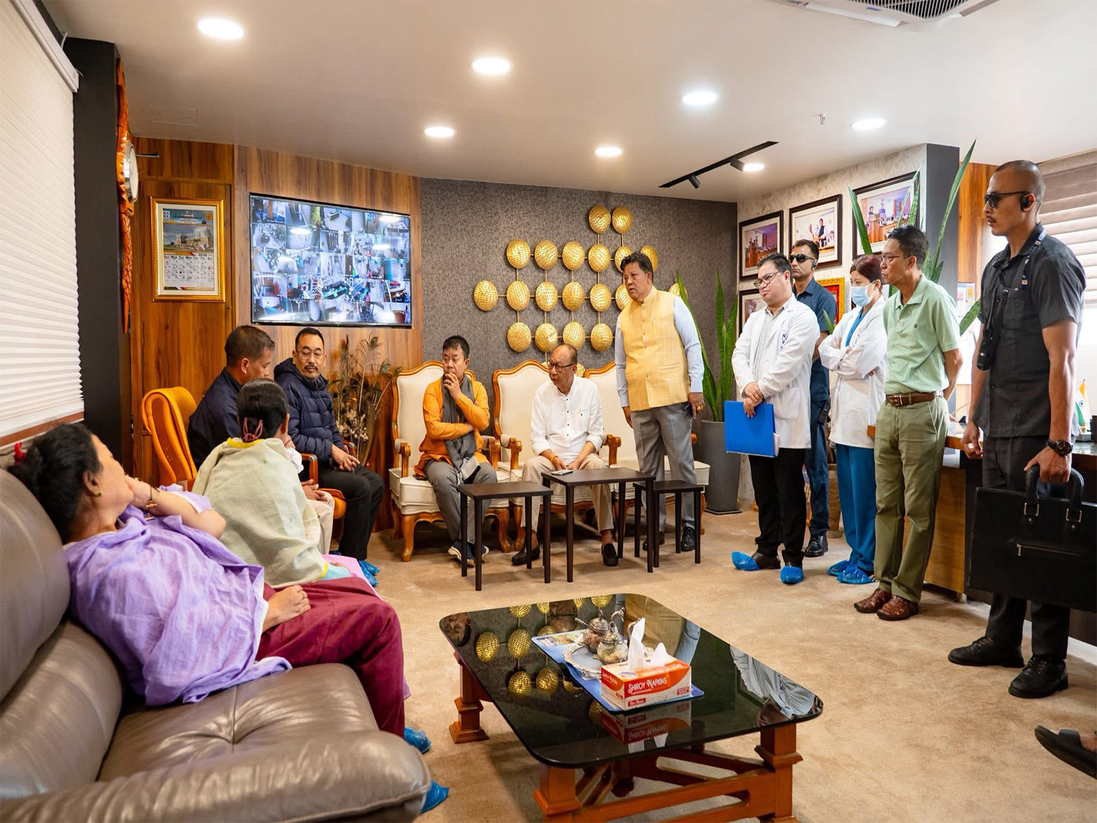 Manipur CM visits victims' mother in hospital (Photo/x/@YKhemchandSingh)