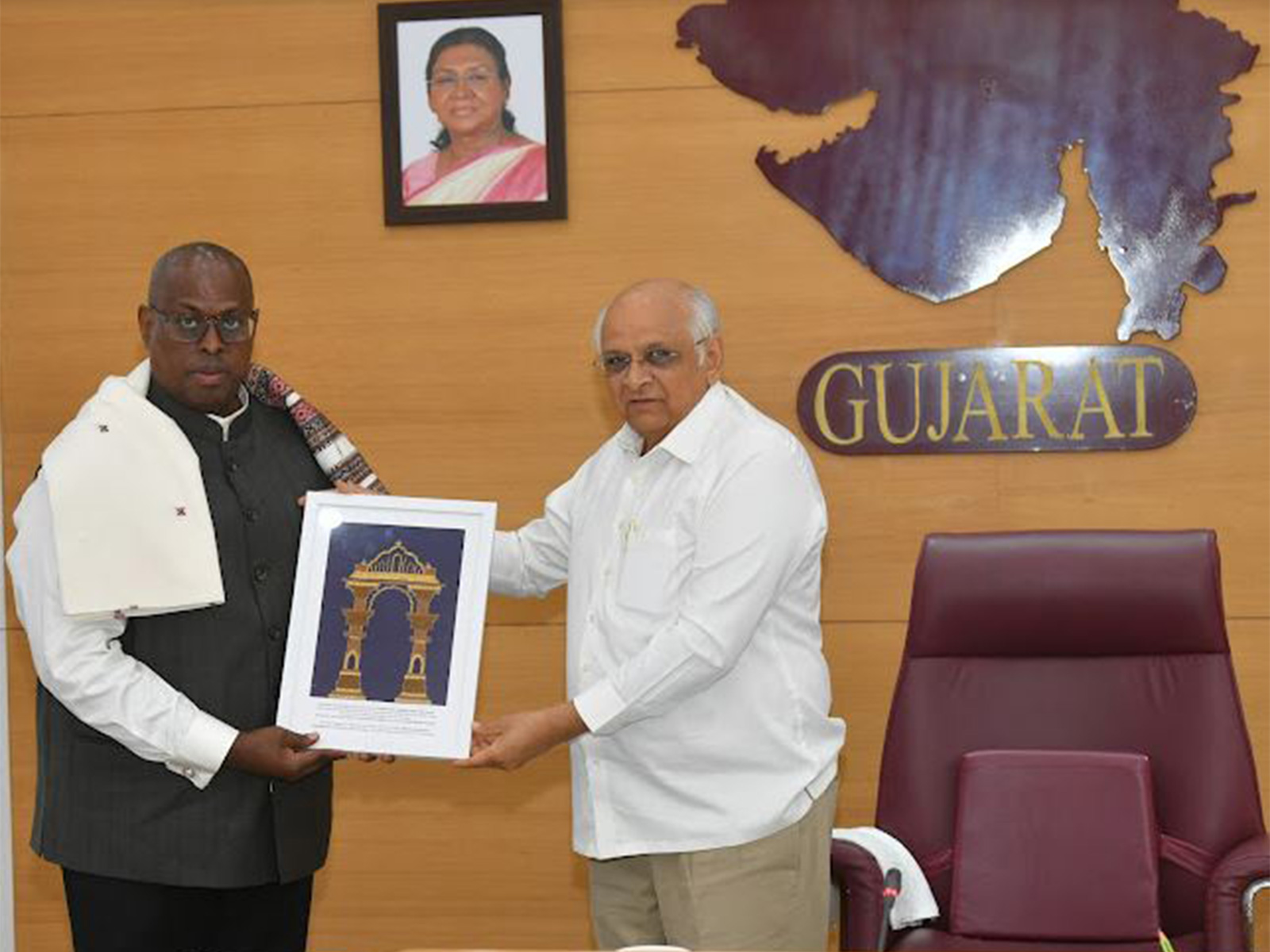 CM Bhupendra Patel with Dr Donald Rukare. (Photo/Gujarat CMO)