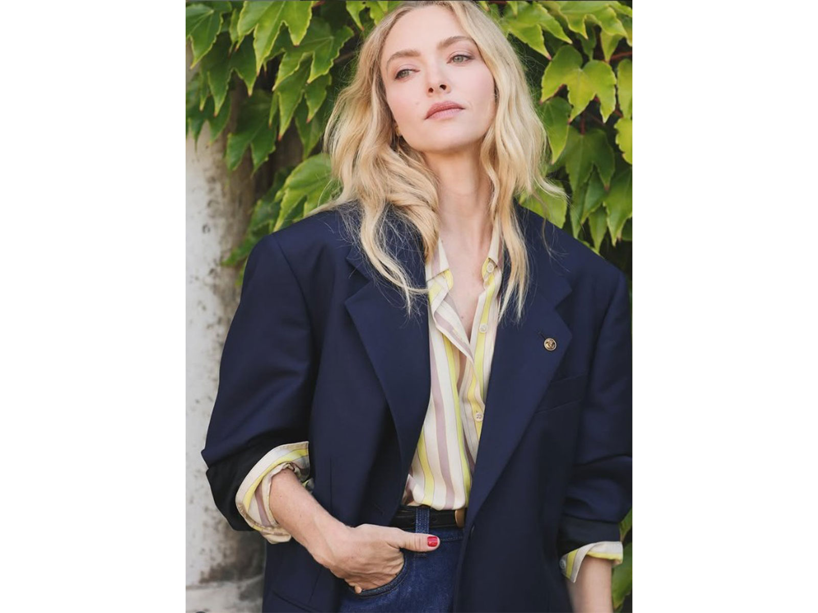 Amanda Seyfried (Image source: Instagram/ @mingey)