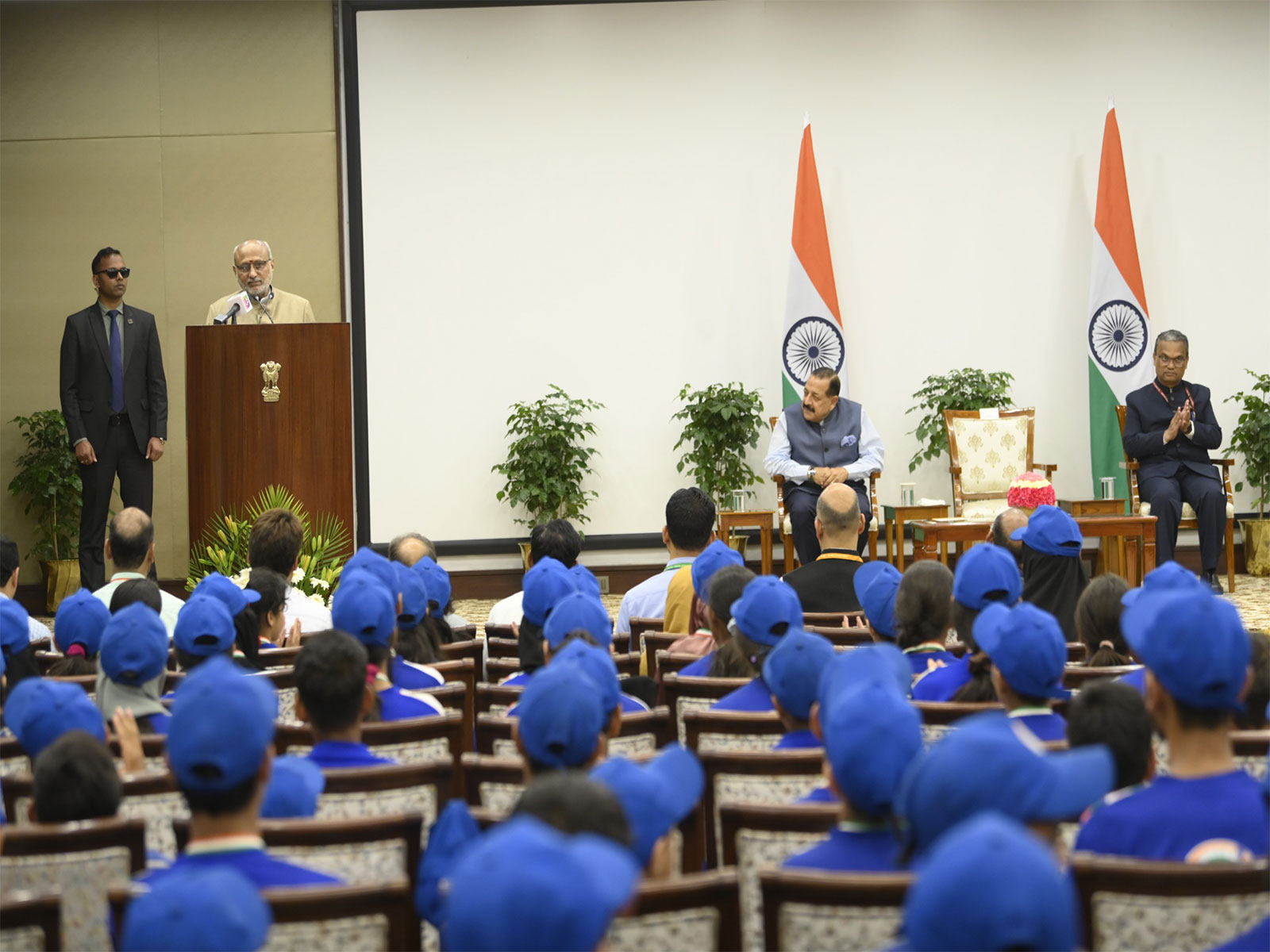 J&K Youth delegation participates in 'Watan Ko Jano' Programme (Photo/PIB)