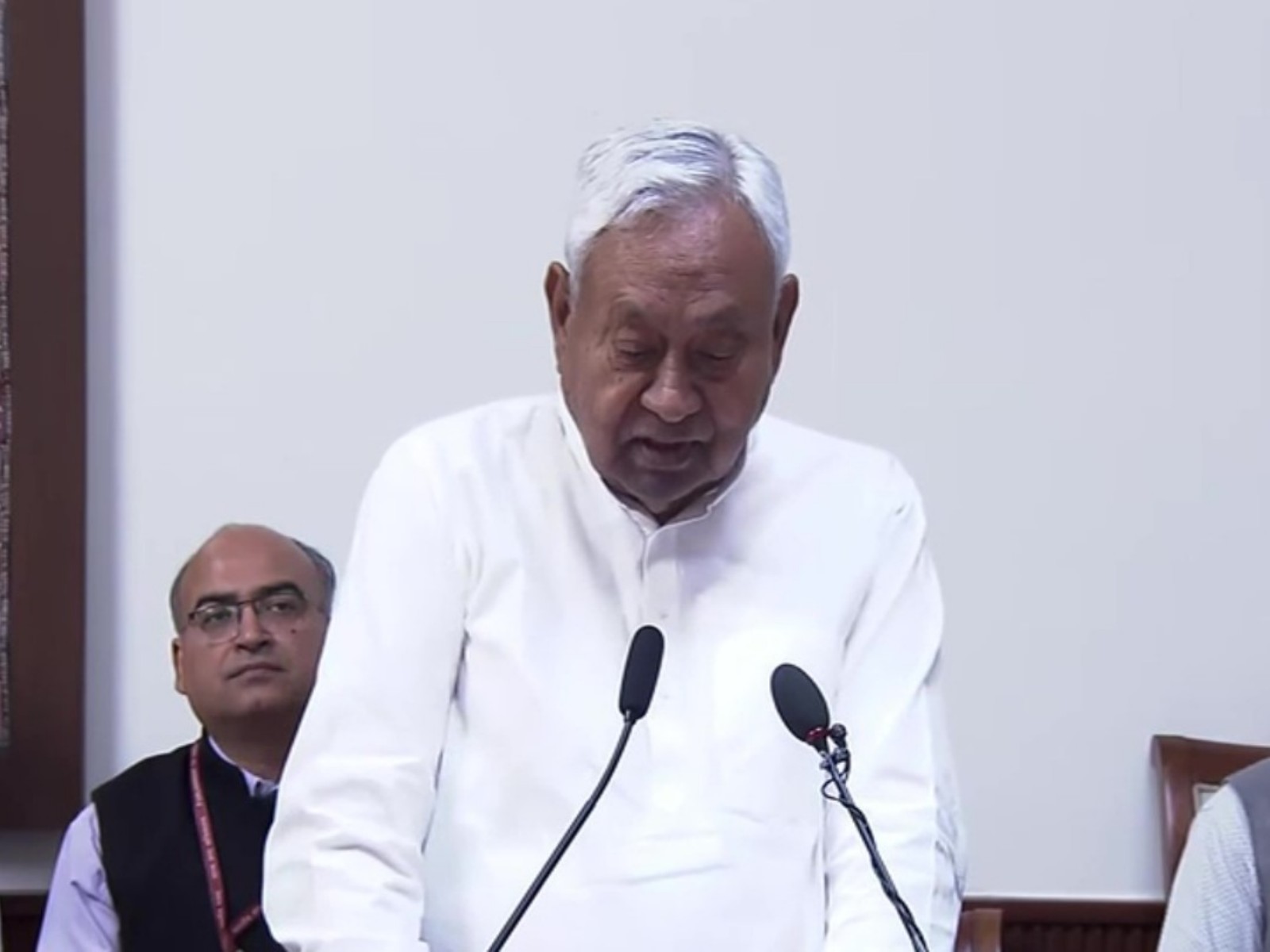 Nitish Kumar takes oath as Rajya Sabha MP (Photo/Sansad TV)