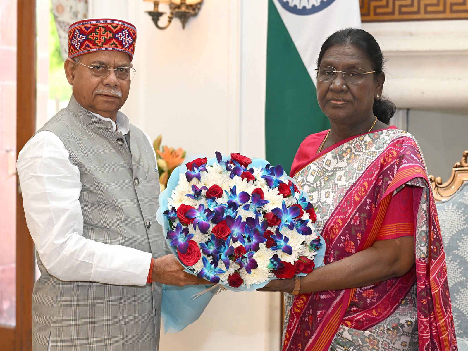 Telangana Governor Shiv Pratap Shukla with President Droupadi Murmu (Photo X/@rashtrapatibhvn)