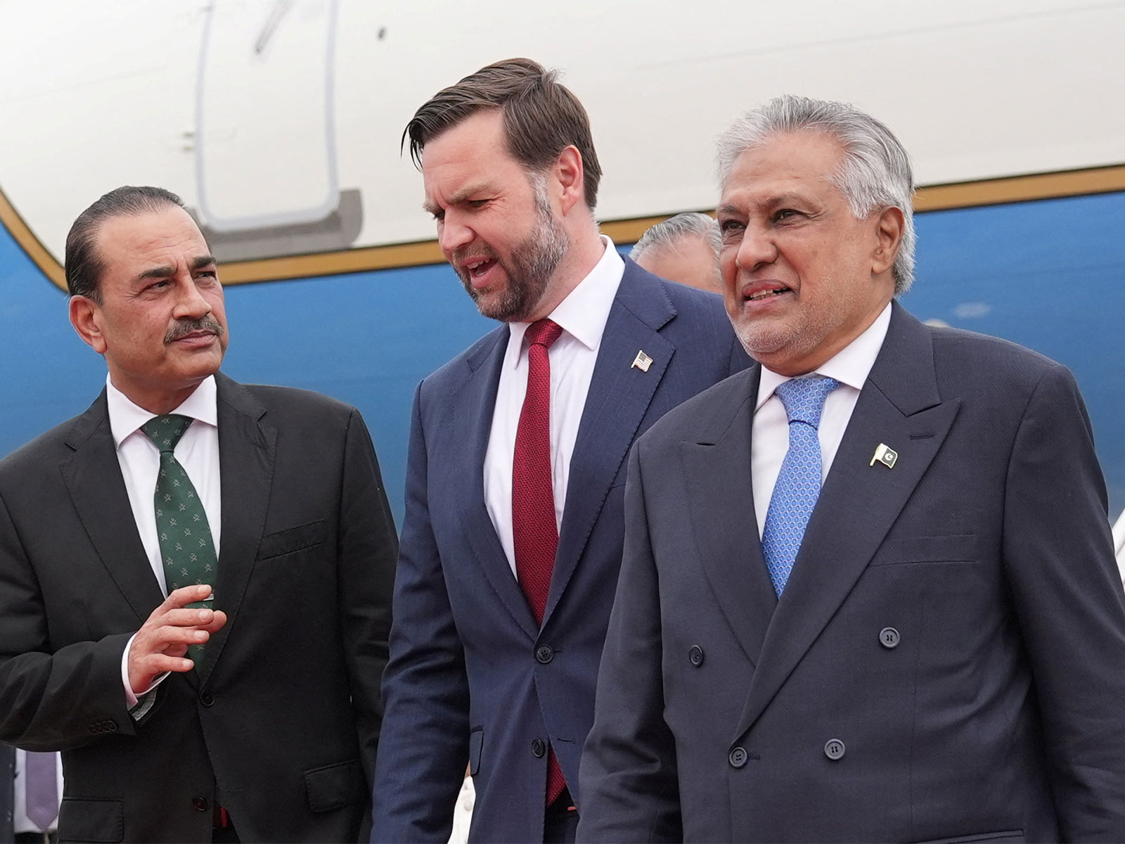 US Vice President JD Vance with Chief of the Defence Forces, Asim Munir and Foreign Minister Ishaq Dar in Islamabad (Photo/Reuters)
