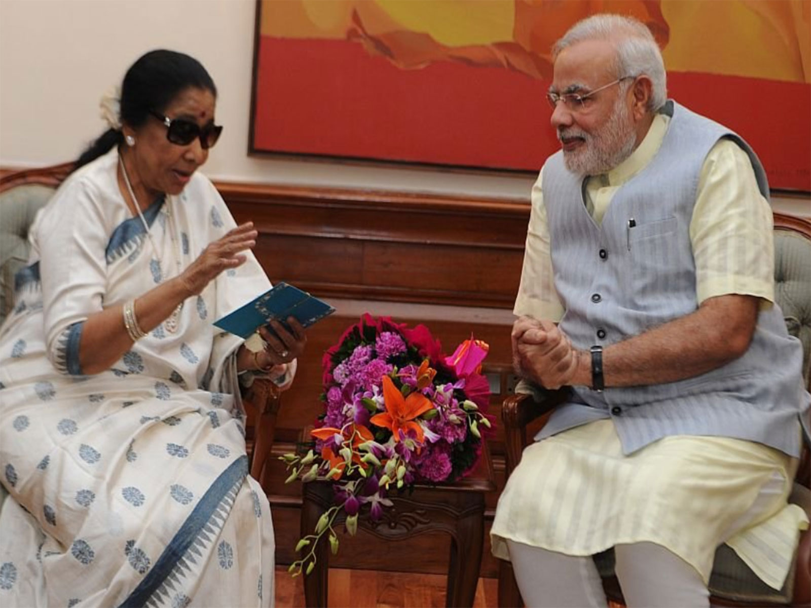 Asha Bhosle, PM Narendra Modi (Photo/X/@narendramodi)
