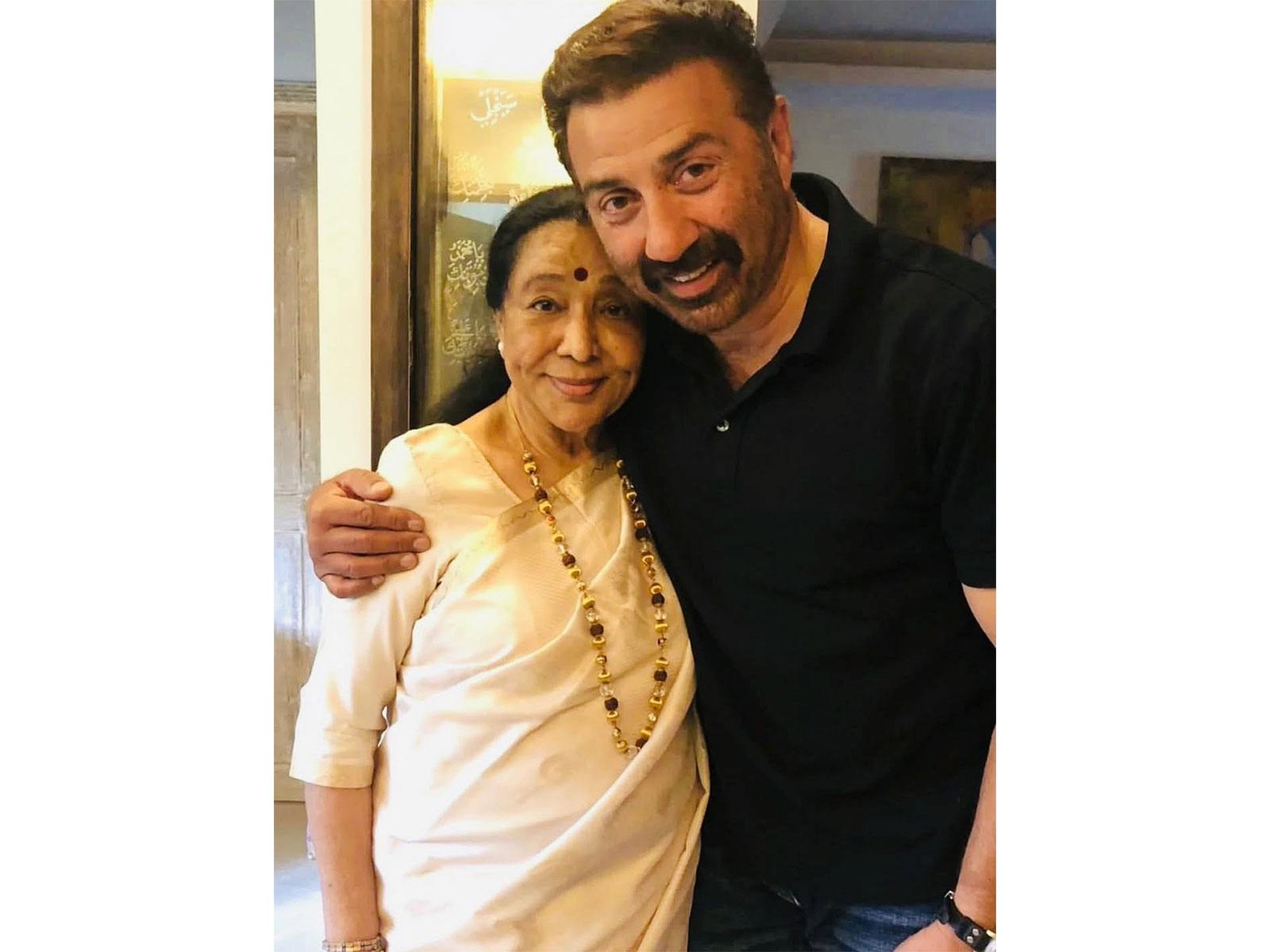 Asha Bhosle and Sunny Deol (Photo/Instagram@iamsunnydeol)