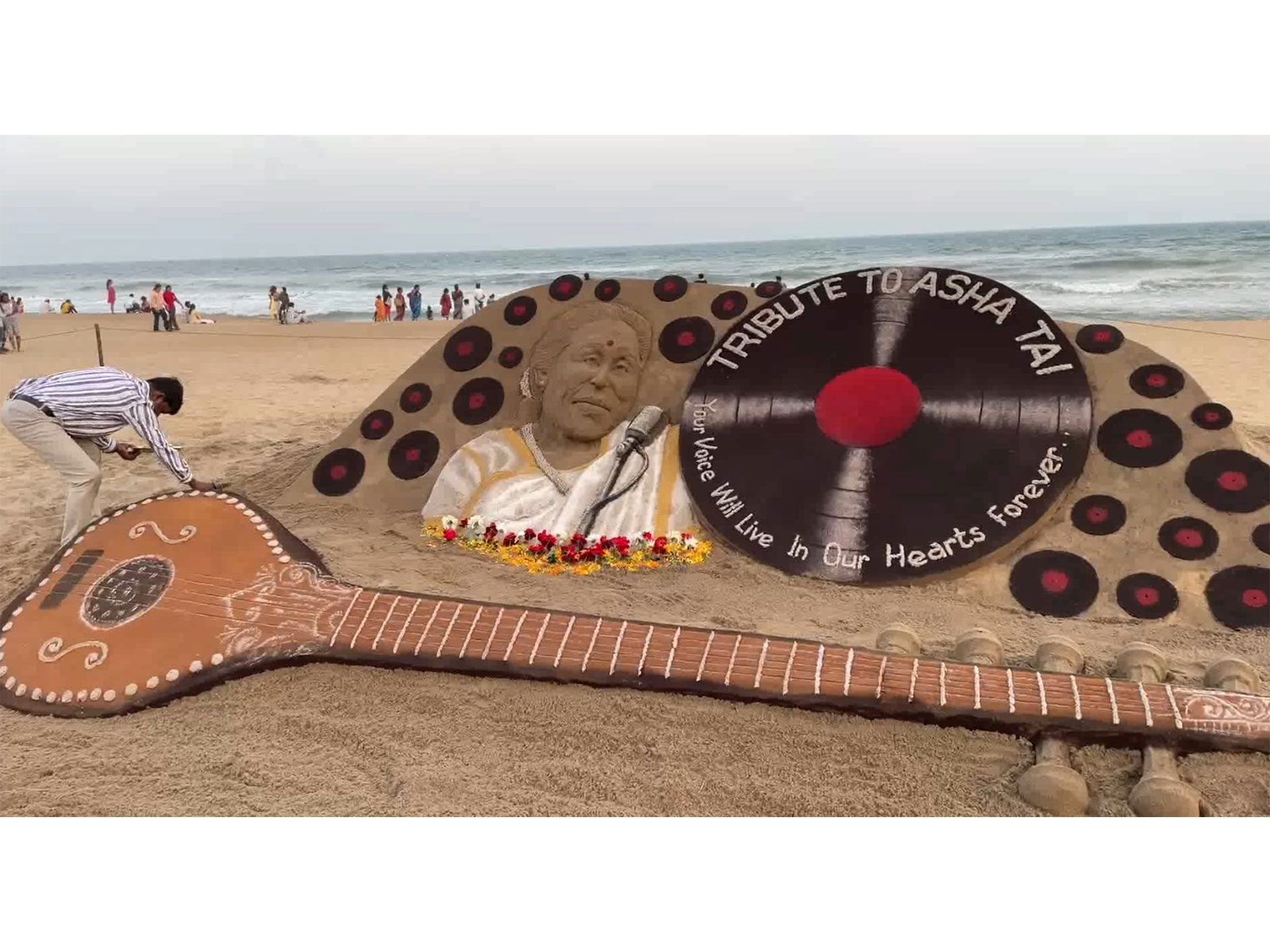 Sudarshan Pattnaik's sand art tribute (Photo/ANI)