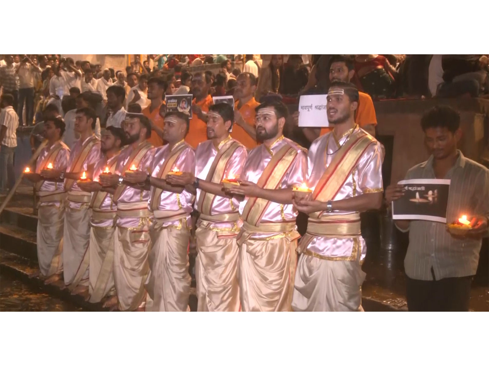Asha Bhosle tribute at Dashashwamedh Ghat (Photo/ANI)