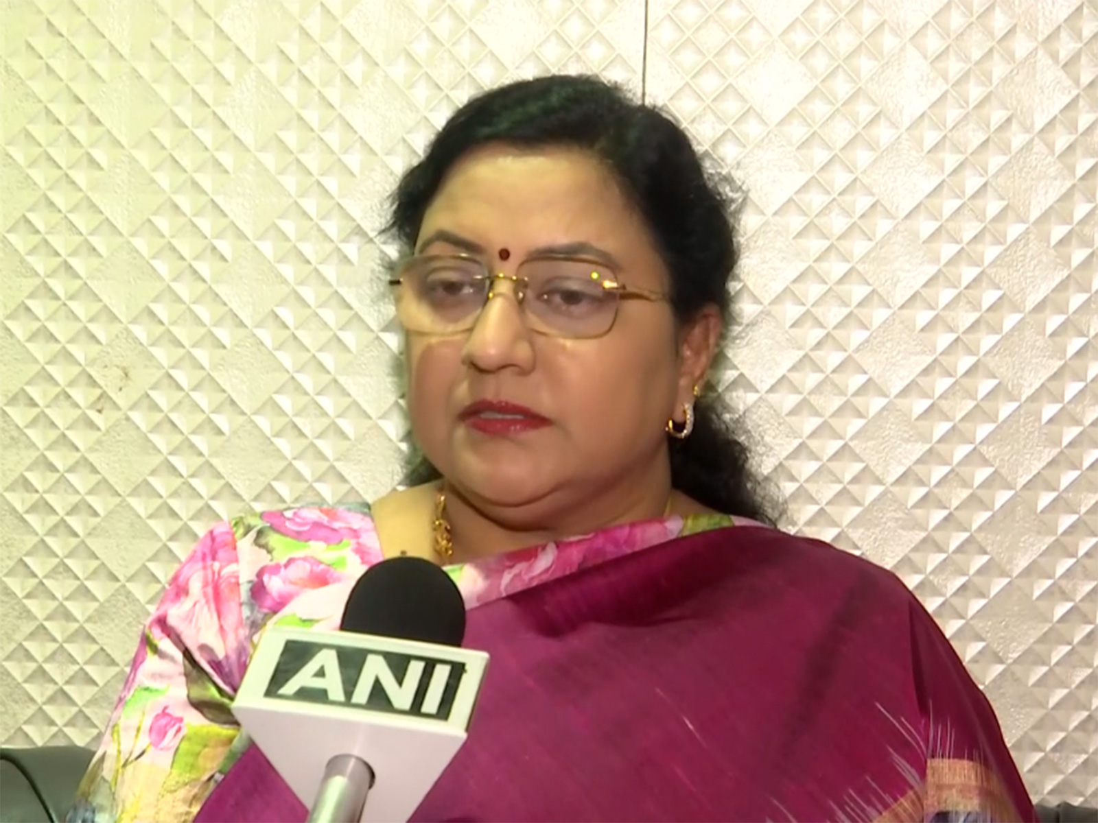 DMK leader Kanimozhi N V N Somu (Photo/ANI)